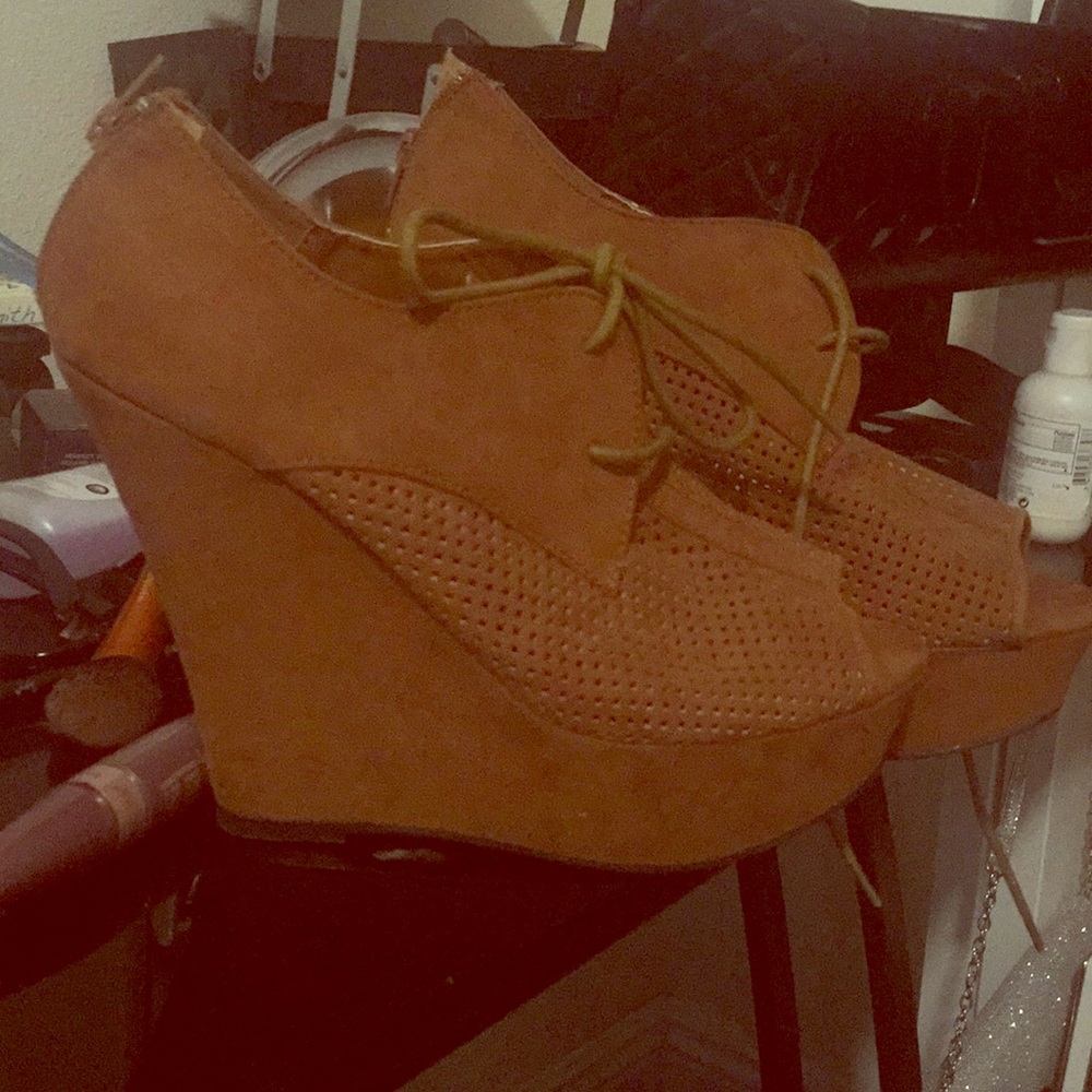 Brown/Camel Wedges